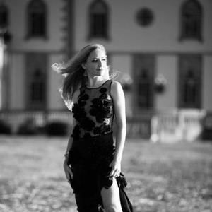 Meet your Posher, Yara